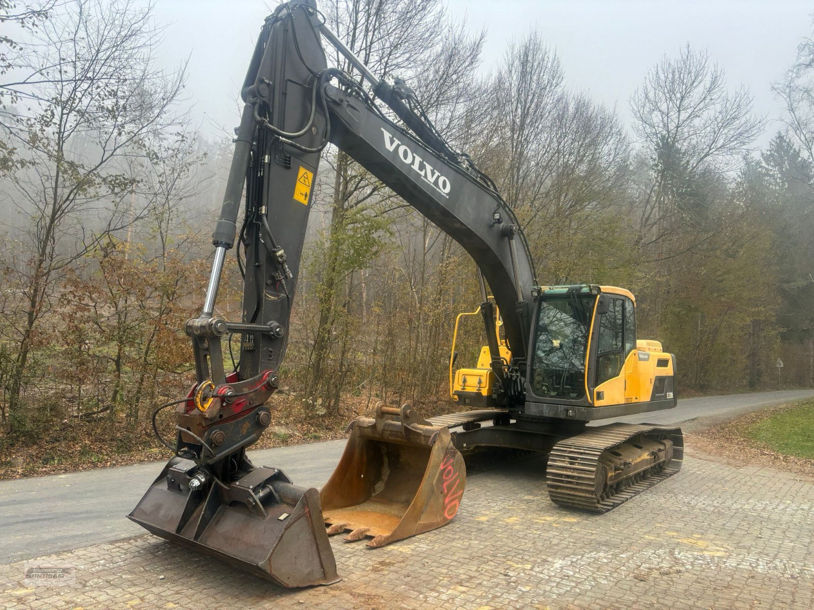 Kettenbagger van het type Volvo EC 220 DL, Gebrauchtmaschine in Deutsch - Goritz (Foto 3)