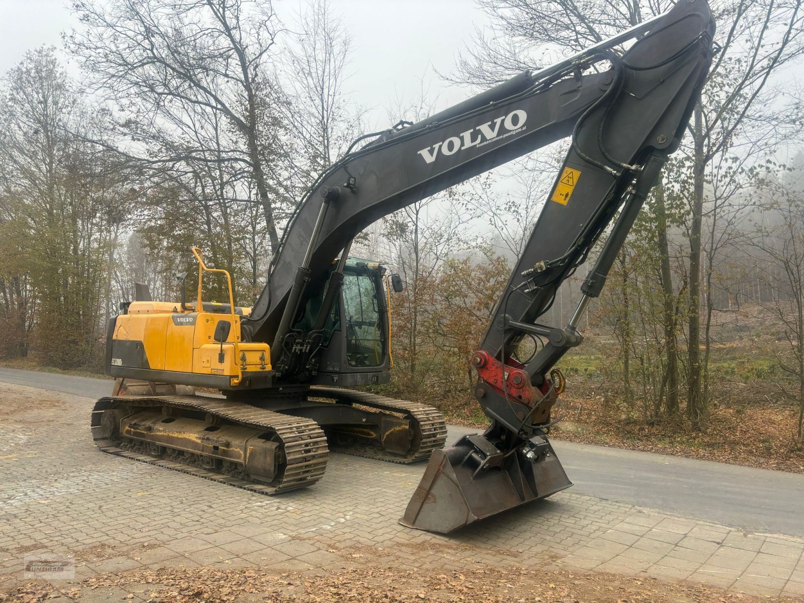 Kettenbagger van het type Volvo EC 220 DL, Gebrauchtmaschine in Deutsch - Goritz (Foto 4)