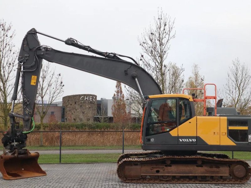 Kettenbagger типа Volvo EC 220 EL ROTOTILT QUICK COUPLER BUCKET AIRCO, Gebrauchtmaschine в Marknesse