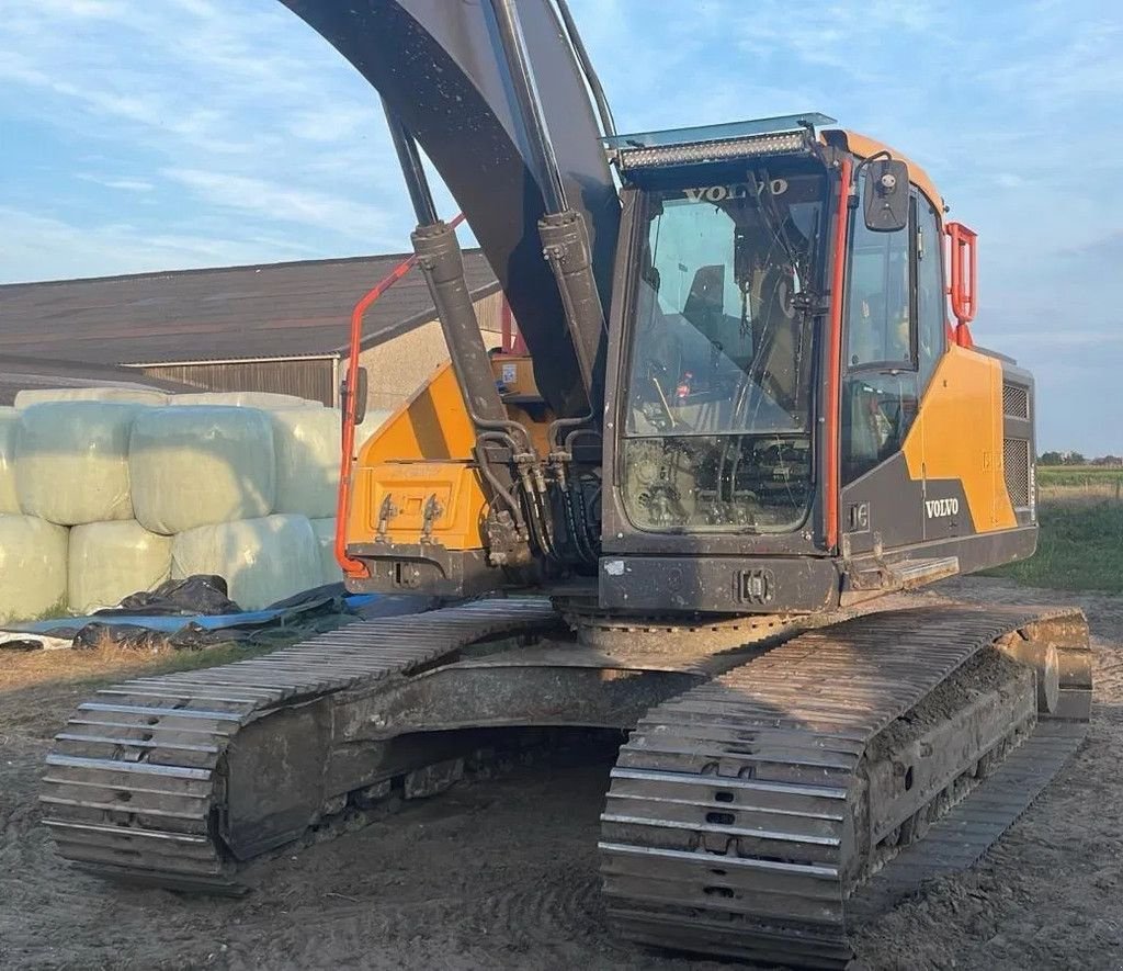 Kettenbagger of the type Volvo EC 220EL, Gebrauchtmaschine in Wevelgem (Picture 3)