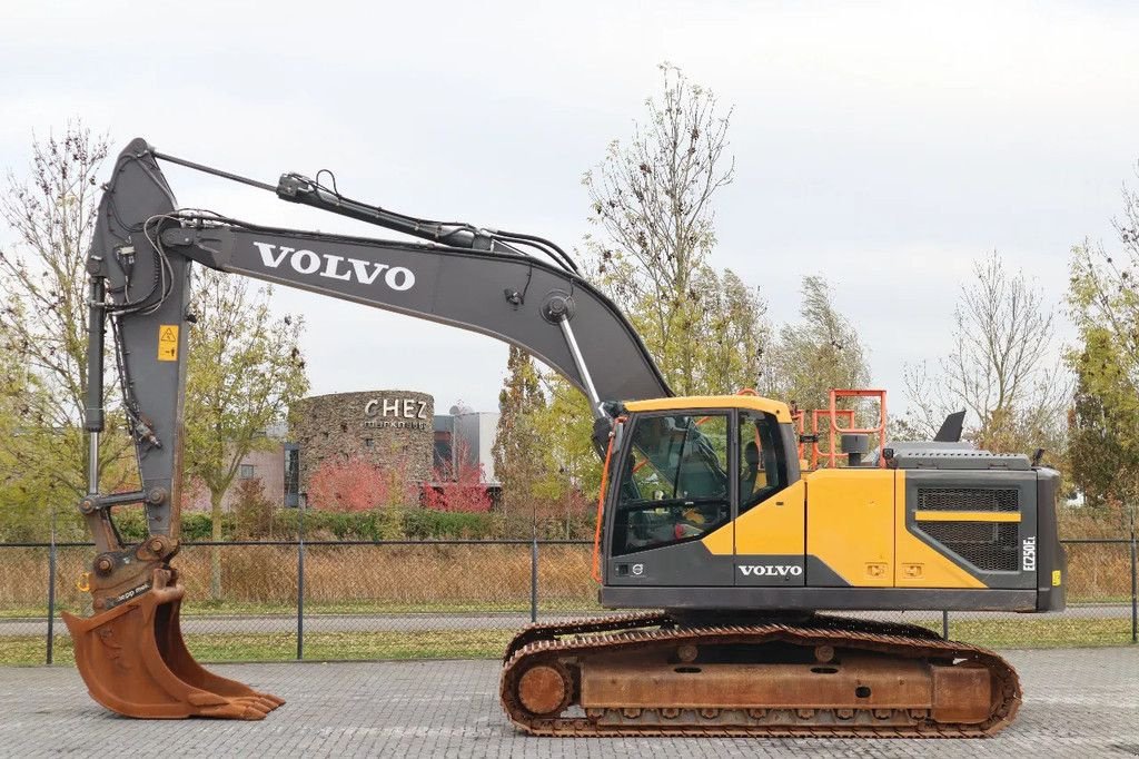 Kettenbagger del tipo Volvo EC 250 EL QUICK COUPLER BUCKET AIRCO, Gebrauchtmaschine en Marknesse (Imagen 1)