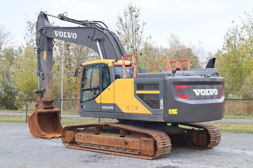 Kettenbagger del tipo Volvo EC 250 EL QUICK COUPLER BUCKET AIRCO, Gebrauchtmaschine en Marknesse (Imagen 3)