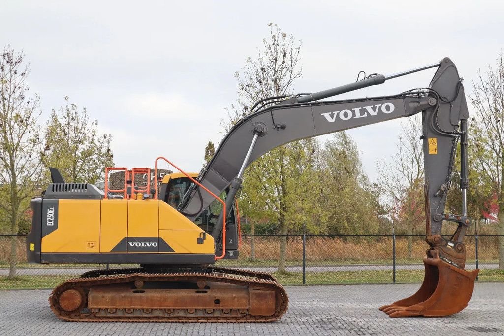 Kettenbagger tip Volvo EC 250 EL QUICK COUPLER BUCKET AIRCO, Gebrauchtmaschine in Marknesse (Poză 4)