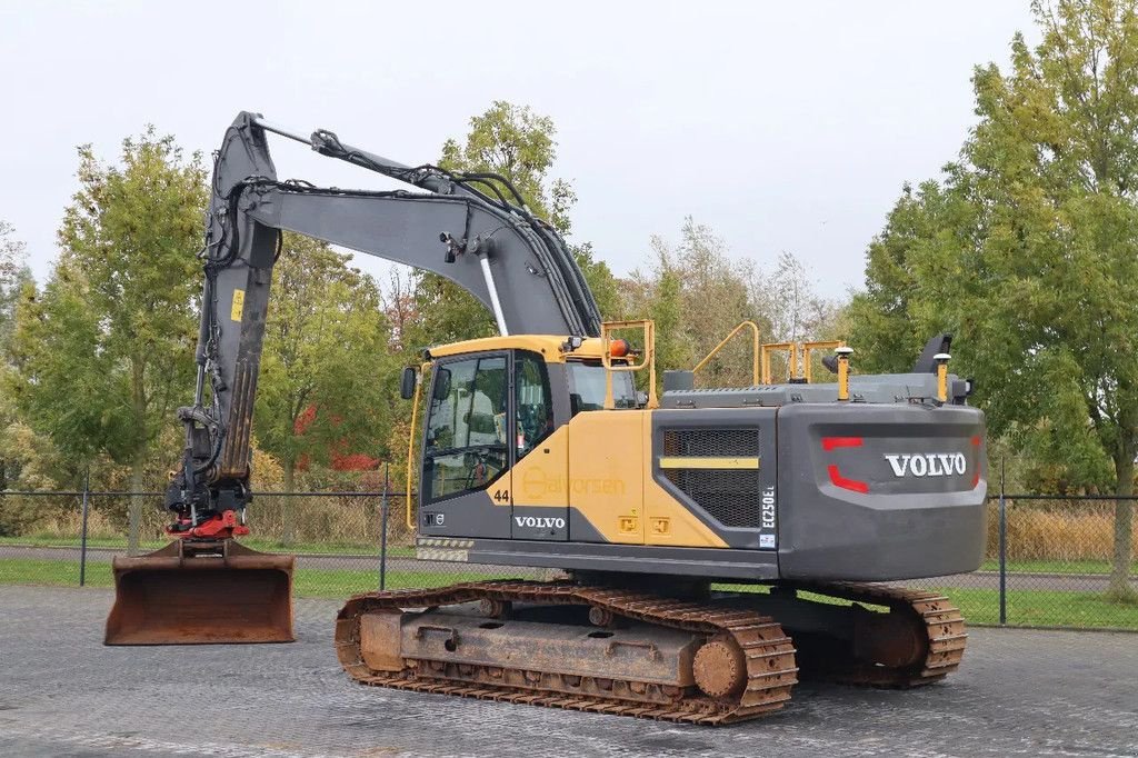 Kettenbagger del tipo Volvo EC 250 EL ROTOTILT BUCKET NOVATRON 3D GPS, Gebrauchtmaschine In Marknesse (Immagine 3)