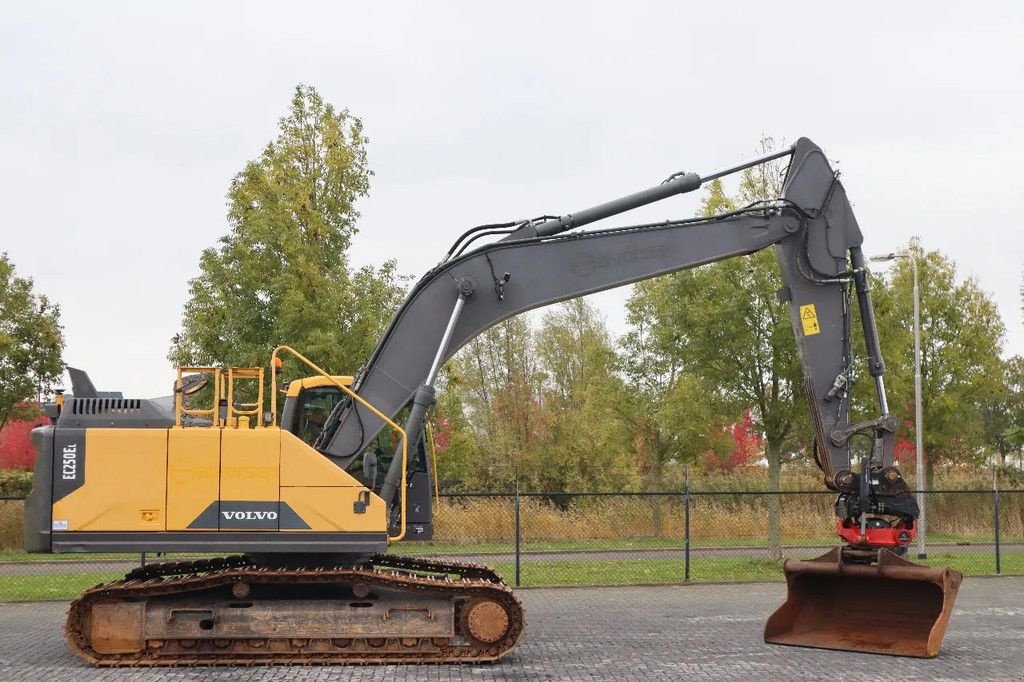 Kettenbagger des Typs Volvo EC 250 EL ROTOTILT BUCKET NOVATRON 3D GPS, Gebrauchtmaschine in Marknesse (Bild 4)