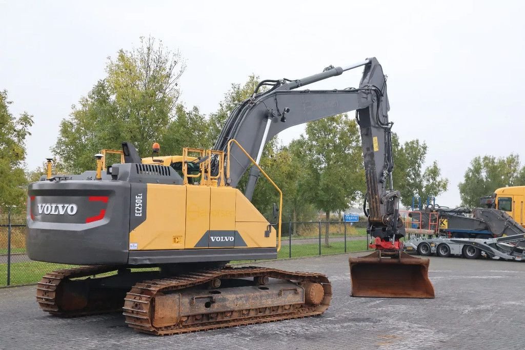 Kettenbagger del tipo Volvo EC 250 EL ROTOTILT BUCKET NOVATRON 3D GPS, Gebrauchtmaschine In Marknesse (Immagine 7)