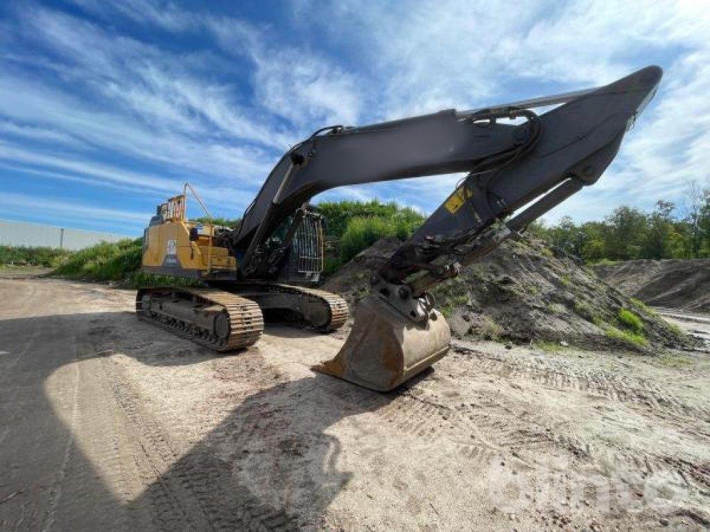 Kettenbagger of the type Volvo EC 300 E, Gebrauchtmaschine in Düsseldorf (Picture 3)