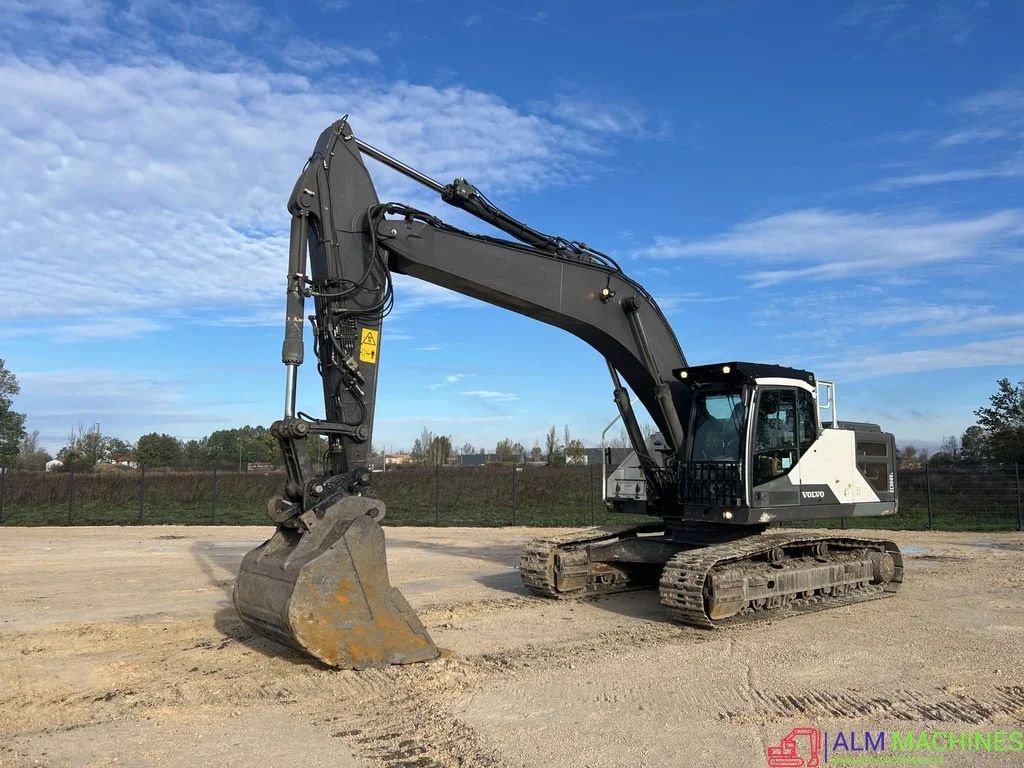 Kettenbagger of the type Volvo EC 300 EL, Gebrauchtmaschine in LAARNE (Picture 1)