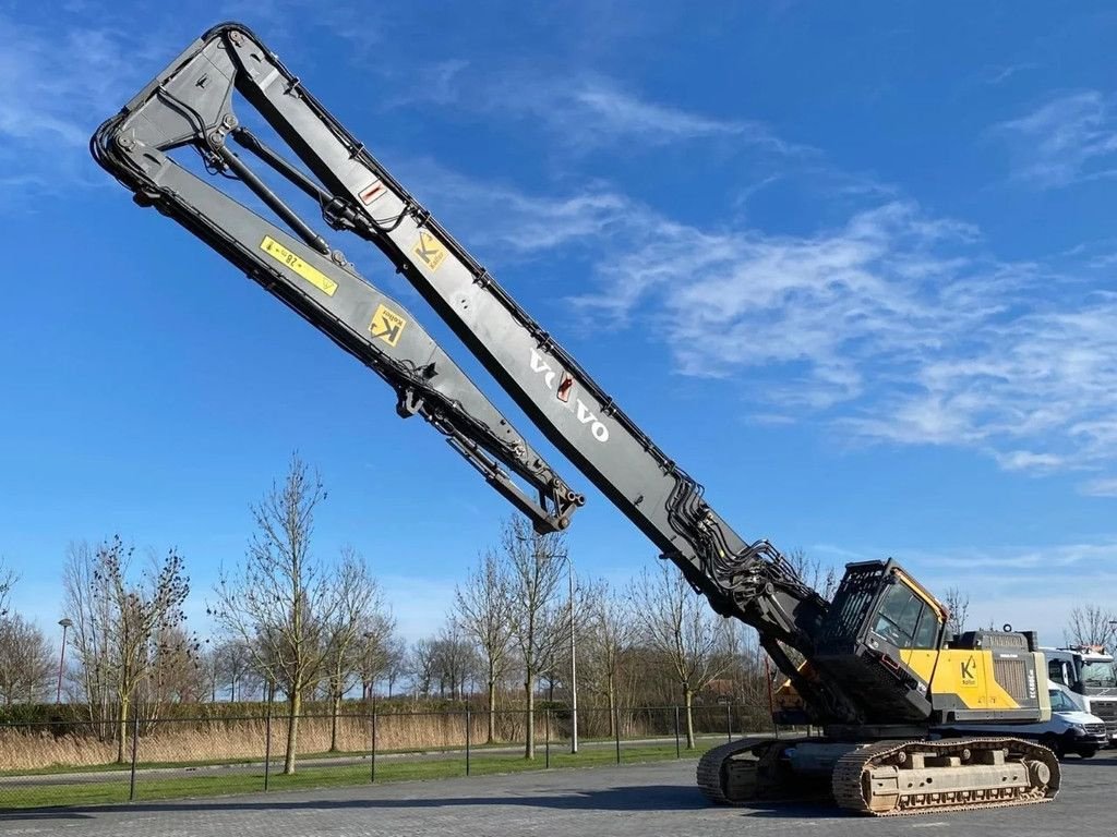 Kettenbagger of the type Volvo EC 480 EHR 28 METER 2X BOOM EXT U/C DEMOLITION ABBRUCH, Gebrauchtmaschine in Marknesse (Picture 2)