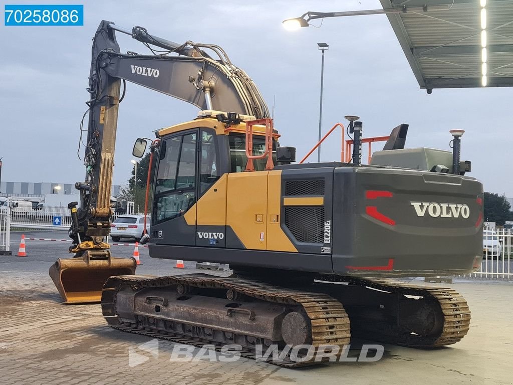 Kettenbagger typu Volvo EC220 E L EC220EL ENGCON - ROTO TILT, Gebrauchtmaschine v Veghel (Obrázek 2)