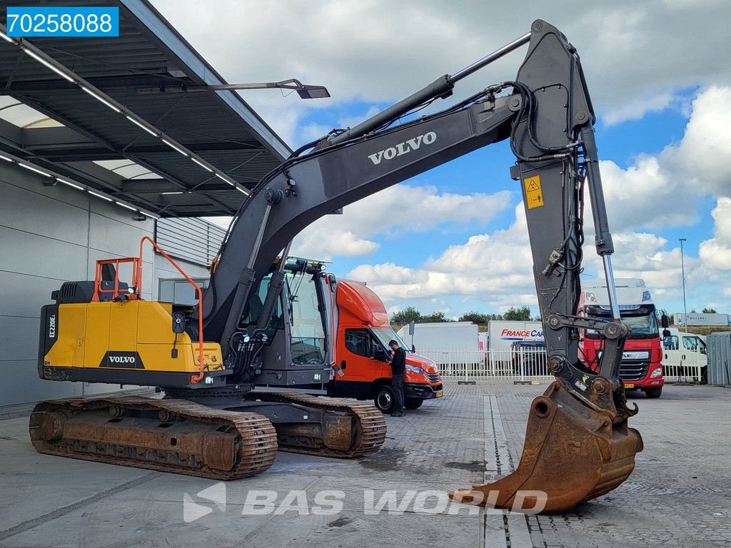 Kettenbagger du type Volvo EC220 E L EC220EL, Gebrauchtmaschine en Veghel (Photo 5)