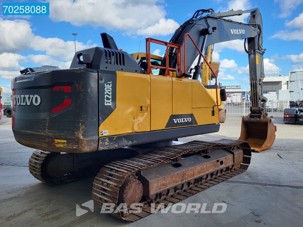 Kettenbagger of the type Volvo EC220 E L EC220EL, Gebrauchtmaschine in Veghel (Picture 8)