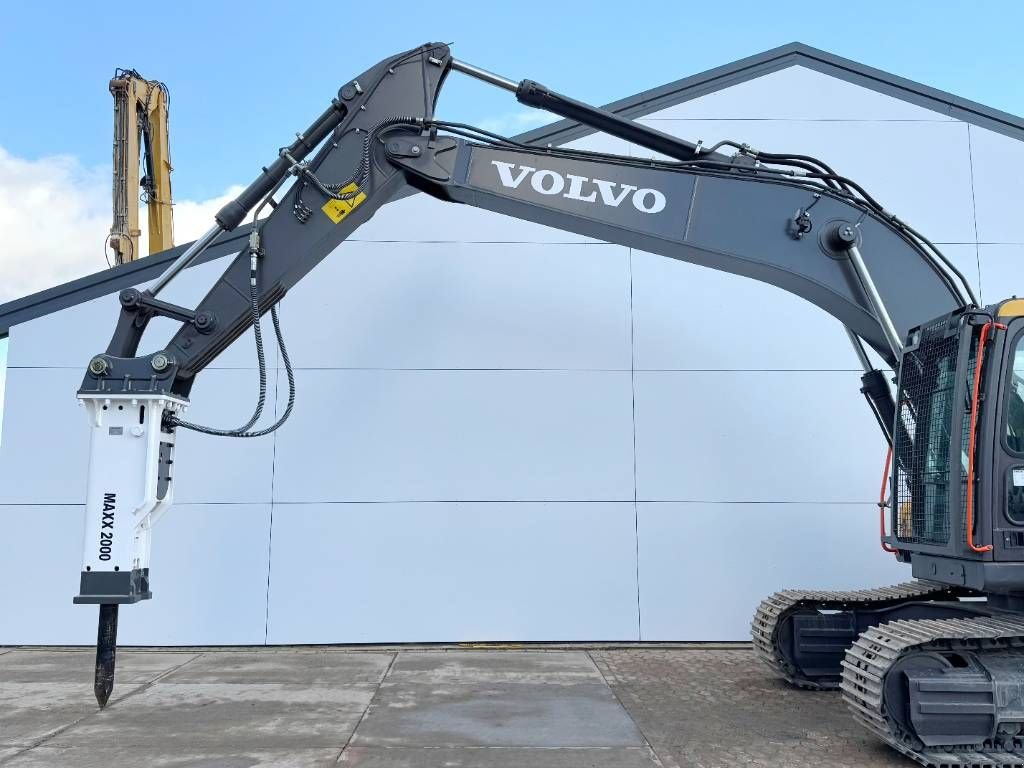 Kettenbagger typu Volvo EC220DB + Maxx 2000 Hammer - New / Unused / 2024, Gebrauchtmaschine w Veldhoven (Zdjęcie 10)