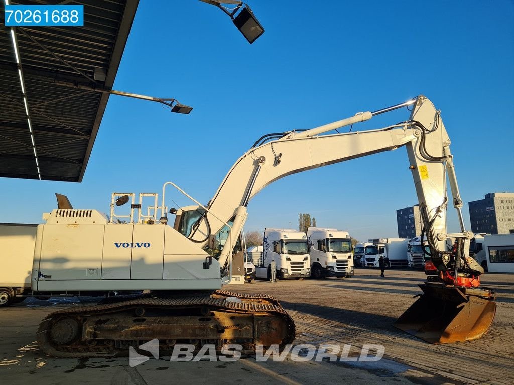 Kettenbagger van het type Volvo EC250 E L ROTO TILT - 2X BUCKETS, Gebrauchtmaschine in Veghel (Foto 9)