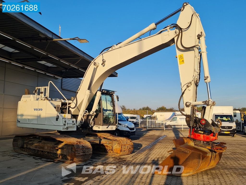 Kettenbagger van het type Volvo EC250 E L ROTO TILT - 2X BUCKETS, Gebrauchtmaschine in Veghel (Foto 7)