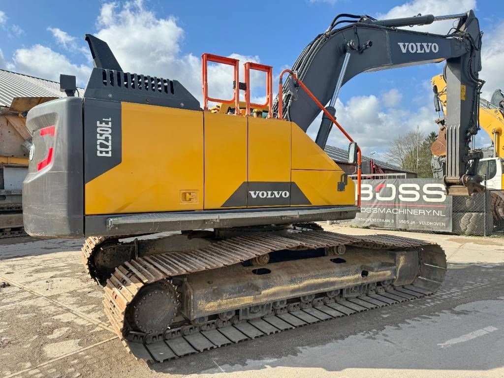 Kettenbagger of the type Volvo EC250EL - Hamer Lines / Quick Coupler, Gebrauchtmaschine in Veldhoven (Picture 5)