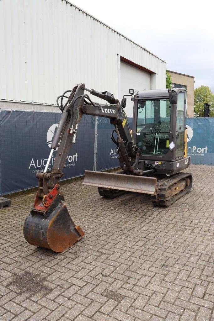 Kettenbagger del tipo Volvo EC27C, Gebrauchtmaschine en Antwerpen (Imagen 10)