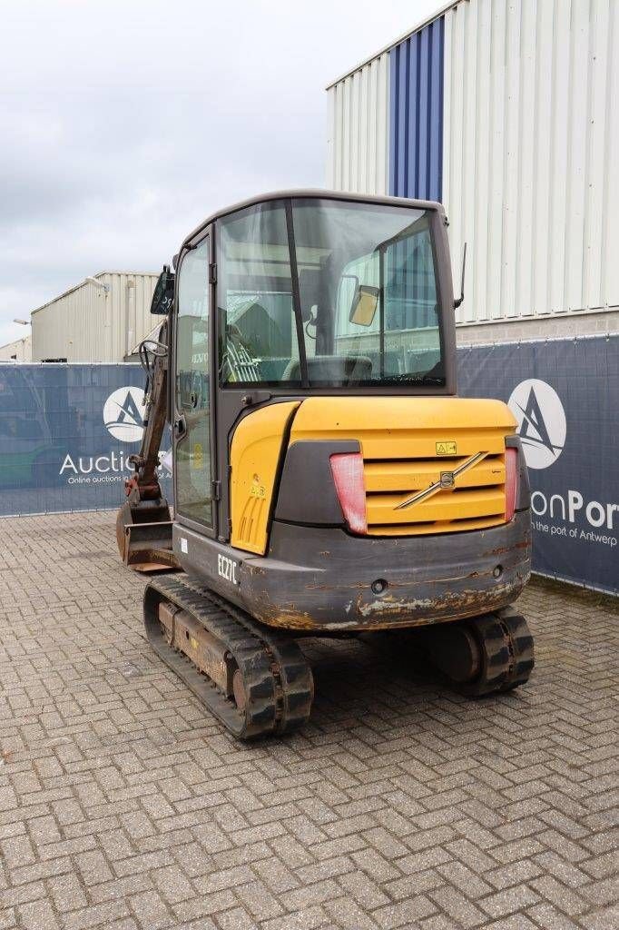 Kettenbagger del tipo Volvo EC27C, Gebrauchtmaschine en Antwerpen (Imagen 4)