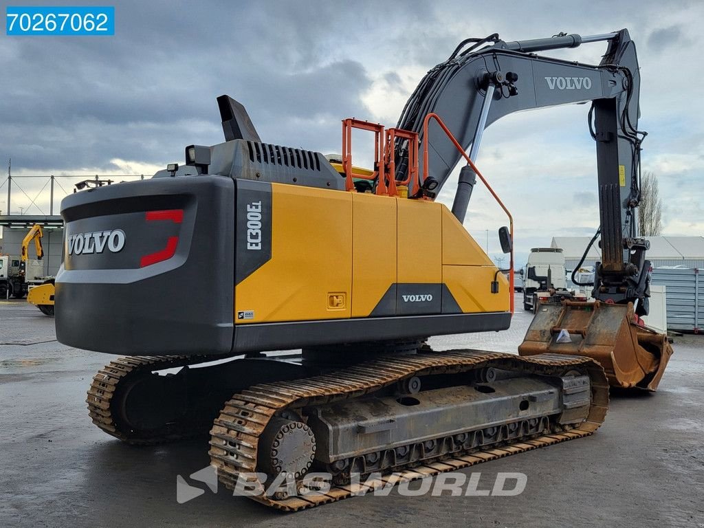 Kettenbagger del tipo Volvo EC300 E L 2 BUCKETS, Gebrauchtmaschine In Veghel (Immagine 5)