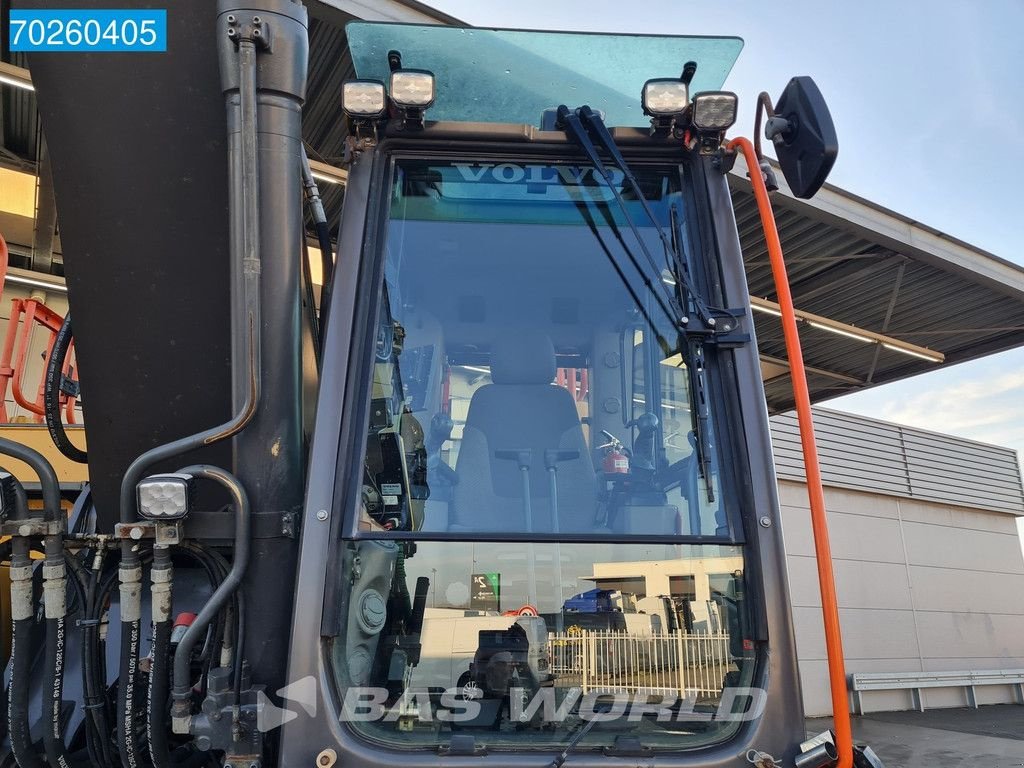 Kettenbagger от тип Volvo EC300 E L ROTO TILT, Gebrauchtmaschine в Veghel (Снимка 8)