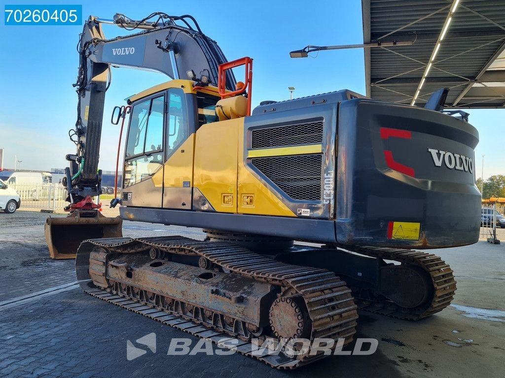 Kettenbagger van het type Volvo EC300 E L ROTO TILT, Gebrauchtmaschine in Veghel (Foto 2)