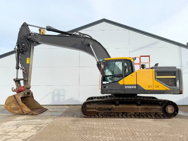 Kettenbagger of the type Volvo EC300ENL - German Machine / Quick Coupler, Gebrauchtmaschine in Veldhoven (Picture 1)