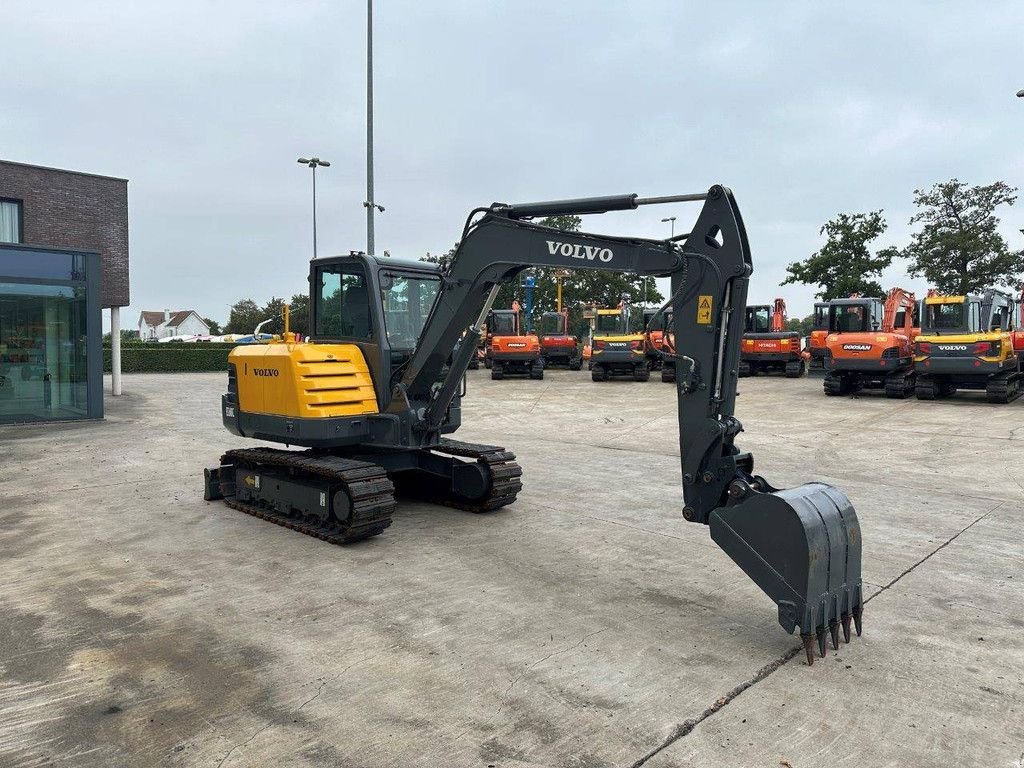 Kettenbagger des Typs Volvo EC60C, Gebrauchtmaschine in Antwerpen (Bild 3)