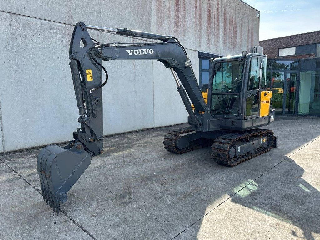 Kettenbagger des Typs Volvo EC60C, Gebrauchtmaschine in Antwerpen (Bild 1)