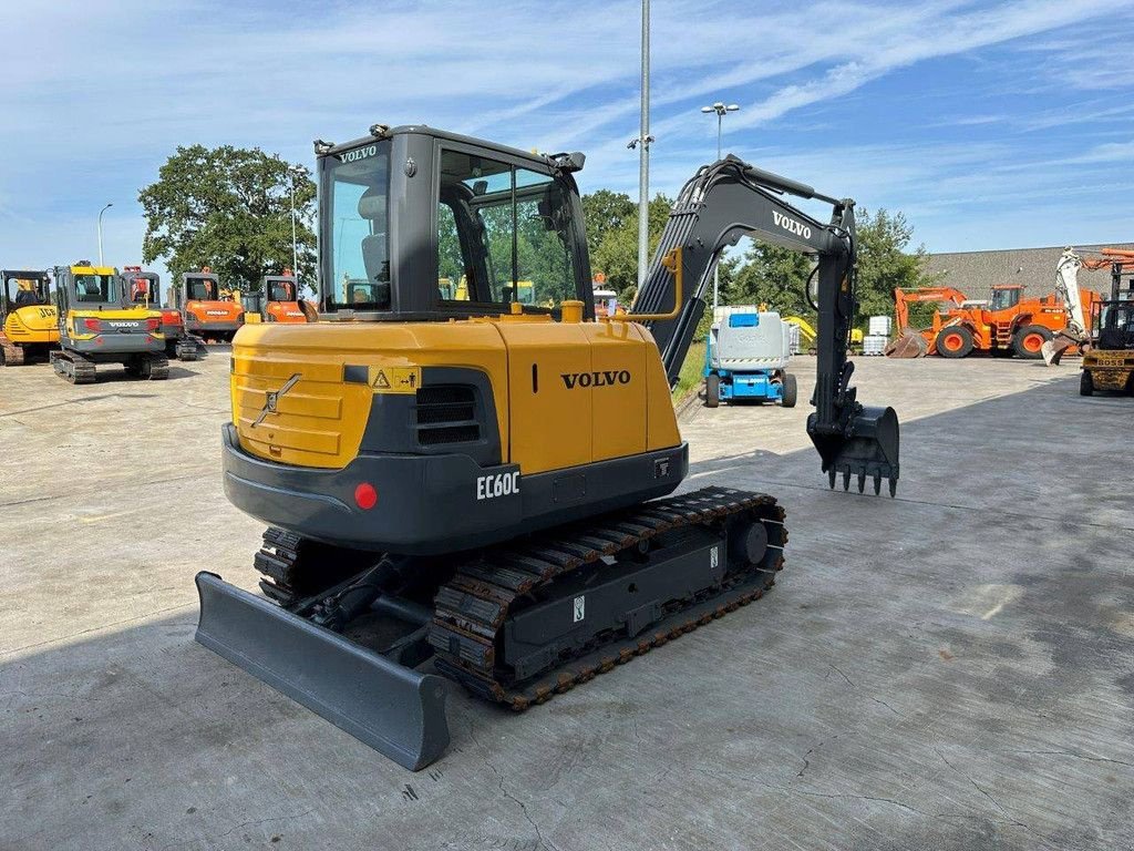 Kettenbagger a típus Volvo EC60C, Gebrauchtmaschine ekkor: Antwerpen (Kép 4)