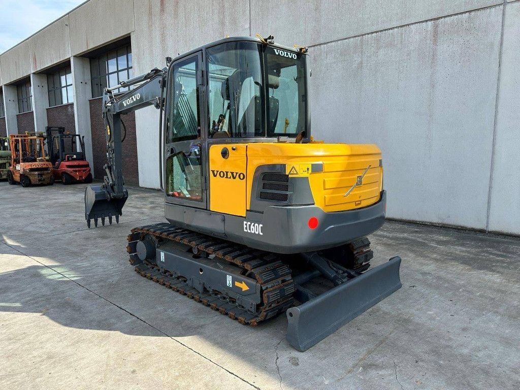 Kettenbagger du type Volvo EC60C, Gebrauchtmaschine en Antwerpen (Photo 7)