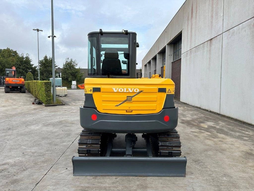 Kettenbagger du type Volvo EC60C, Gebrauchtmaschine en Antwerpen (Photo 5)