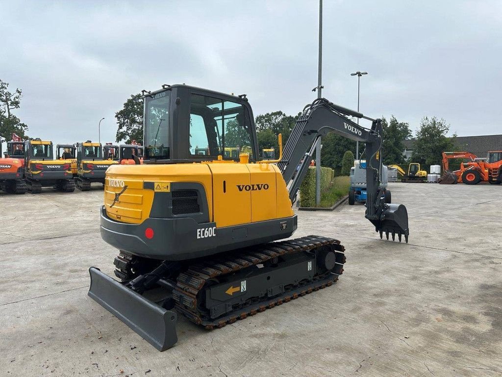 Kettenbagger des Typs Volvo EC60C, Gebrauchtmaschine in Antwerpen (Bild 4)