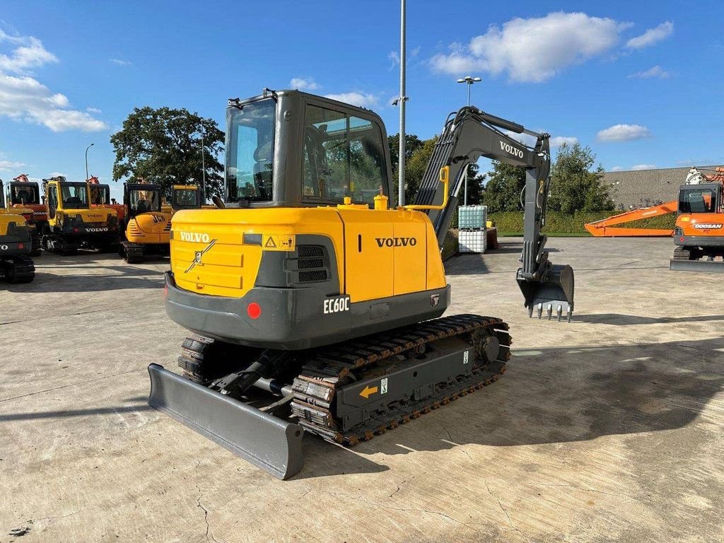 Kettenbagger a típus Volvo EC60C, Gebrauchtmaschine ekkor: Antwerpen (Kép 4)