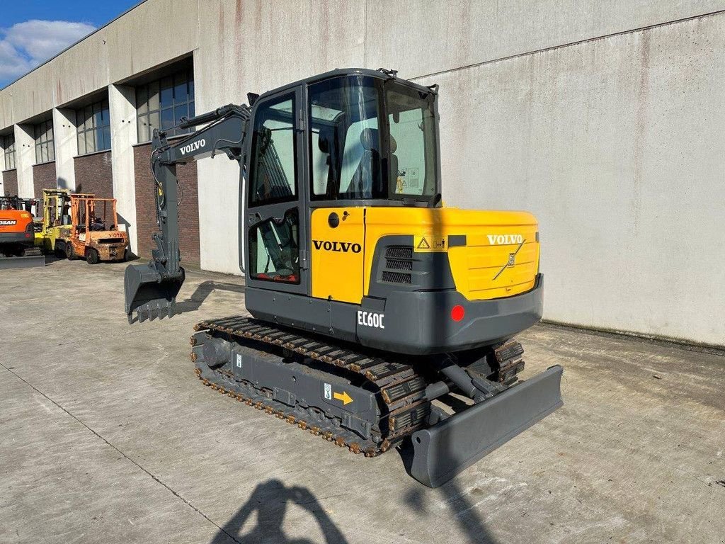 Kettenbagger of the type Volvo EC60C, Gebrauchtmaschine in Antwerpen (Picture 7)