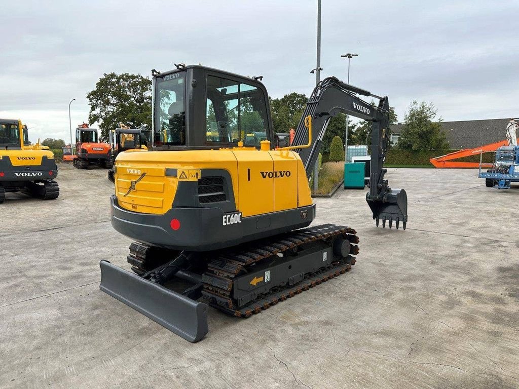 Kettenbagger del tipo Volvo EC60C, Gebrauchtmaschine In Antwerpen (Immagine 4)