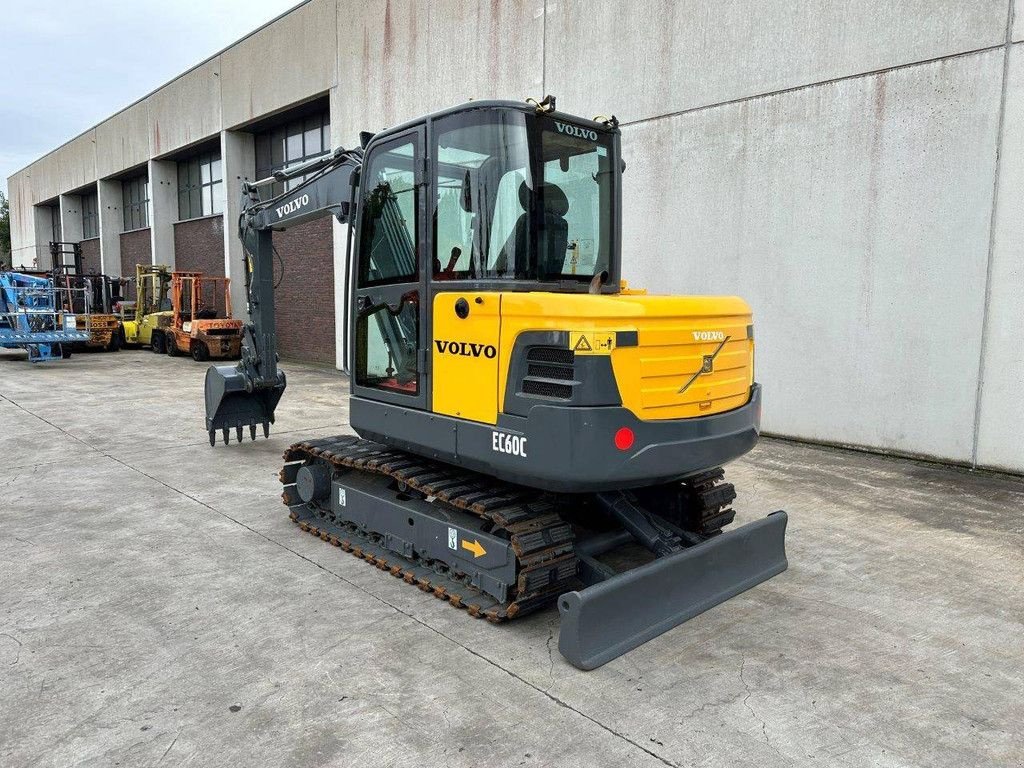 Kettenbagger del tipo Volvo EC60C, Gebrauchtmaschine In Antwerpen (Immagine 7)