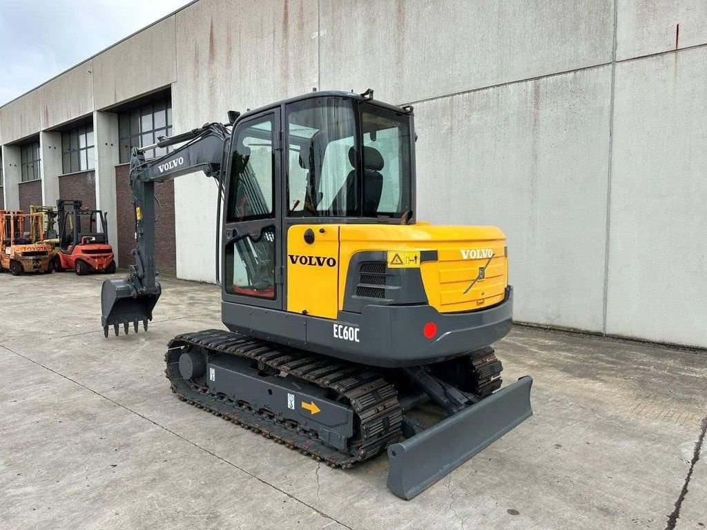 Kettenbagger от тип Volvo EC60C, Gebrauchtmaschine в Antwerpen (Снимка 7)