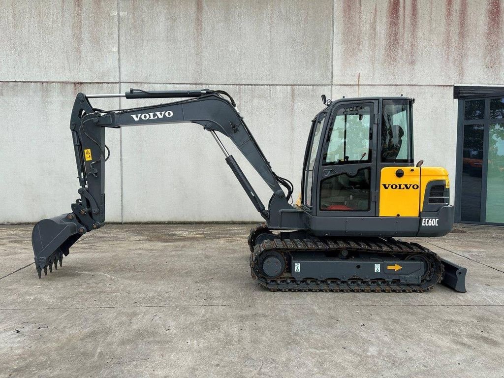 Kettenbagger от тип Volvo EC60C, Gebrauchtmaschine в Antwerpen (Снимка 8)