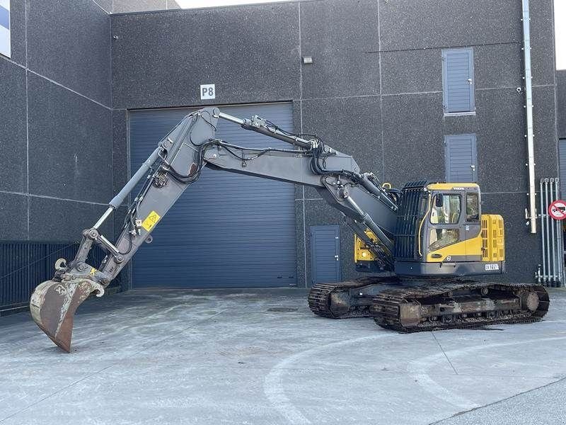 Kettenbagger des Typs Volvo ECR 235 DL, Gebrauchtmaschine in Waregem (Bild 1)