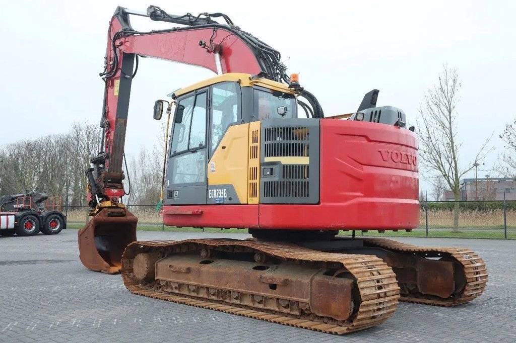 Kettenbagger du type Volvo ECR 235 EL ROTOTILT BUCKET AIRCO, Gebrauchtmaschine en Marknesse (Photo 3)