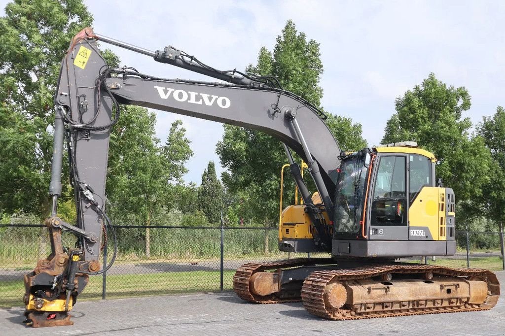 Kettenbagger van het type Volvo ECR 235 EL ROTOTILT QUICK COUPER AIRCO, Gebrauchtmaschine in Marknesse (Foto 2)