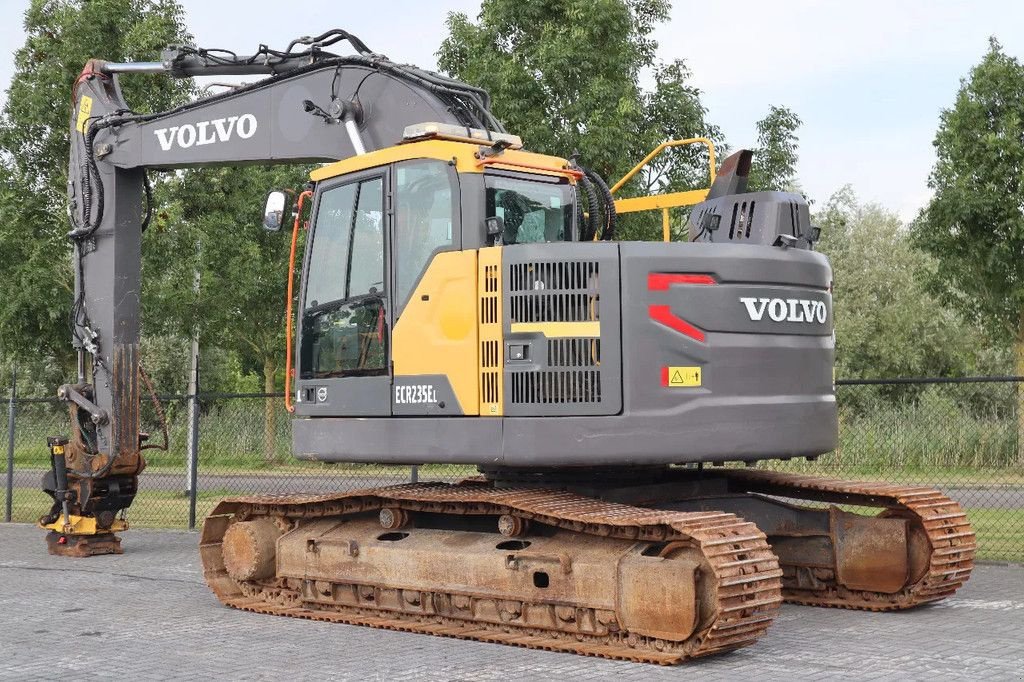 Kettenbagger van het type Volvo ECR 235 EL ROTOTILT QUICK COUPER AIRCO, Gebrauchtmaschine in Marknesse (Foto 3)