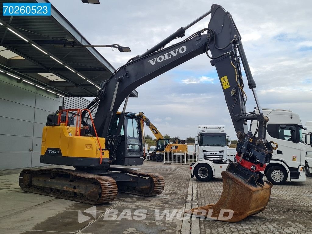 Kettenbagger от тип Volvo ECR235 E L ROTO TILT- 2X BUCKETS, Gebrauchtmaschine в Veghel (Снимка 11)