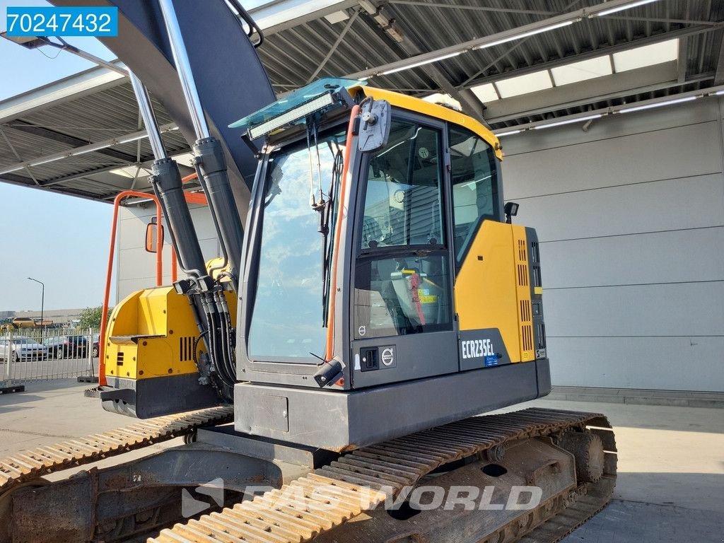 Kettenbagger van het type Volvo ECR235 E L, Gebrauchtmaschine in Veghel (Foto 9)