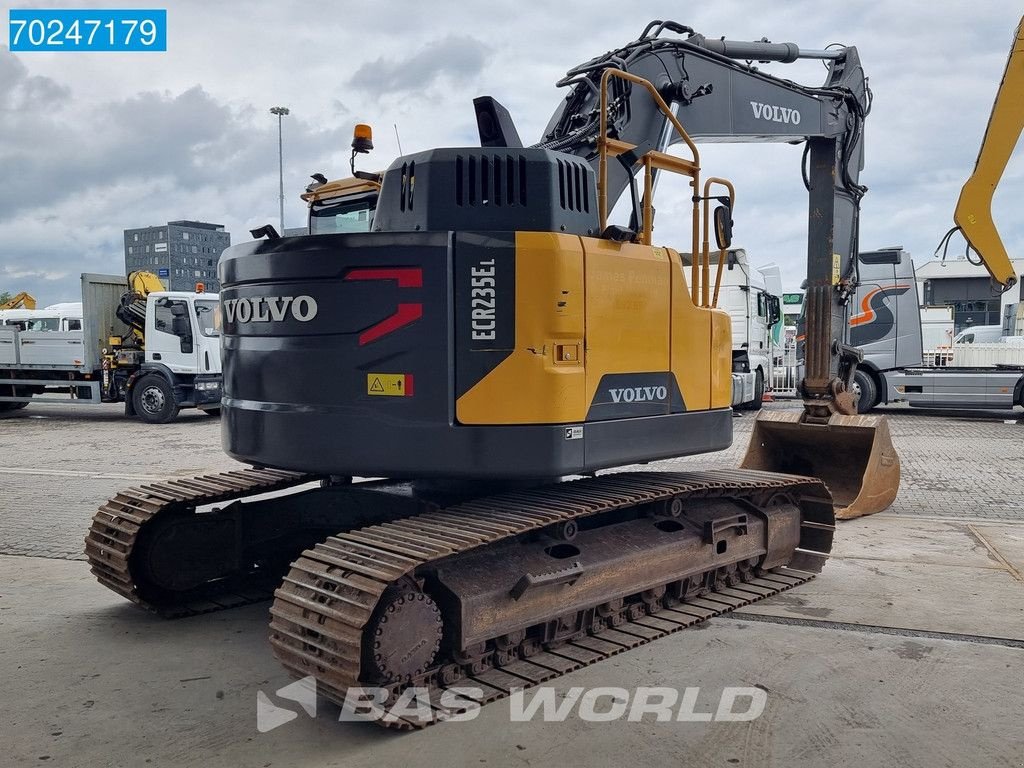 Kettenbagger van het type Volvo ECR235 E L, Gebrauchtmaschine in Veghel (Foto 7)