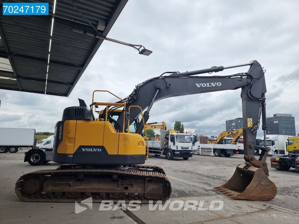 Kettenbagger van het type Volvo ECR235 E L, Gebrauchtmaschine in Veghel (Foto 5)