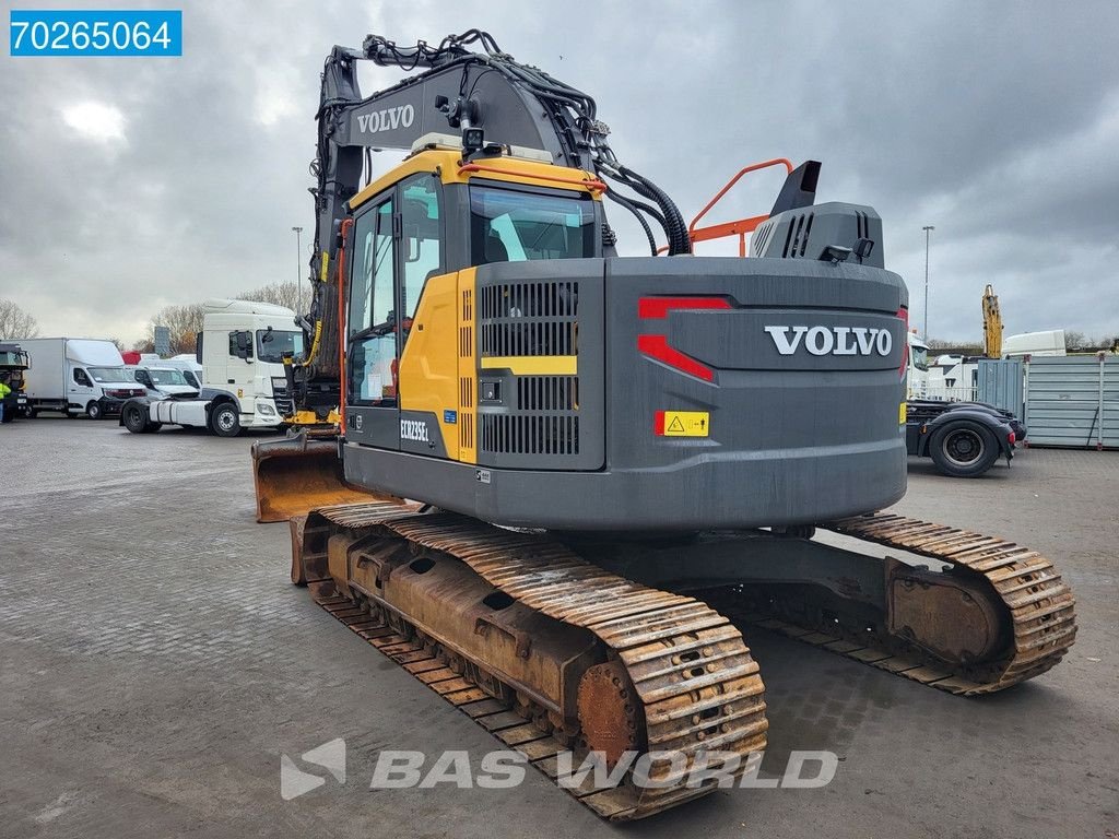 Kettenbagger des Typs Volvo ECR235 E L, Gebrauchtmaschine in Veghel (Bild 3)