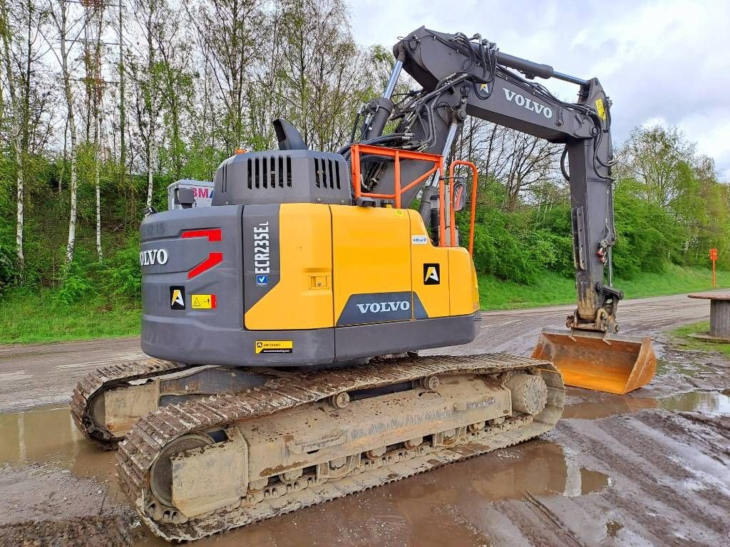 Kettenbagger van het type Volvo ECR235EL, Gebrauchtmaschine in Stabroek (Foto 4)