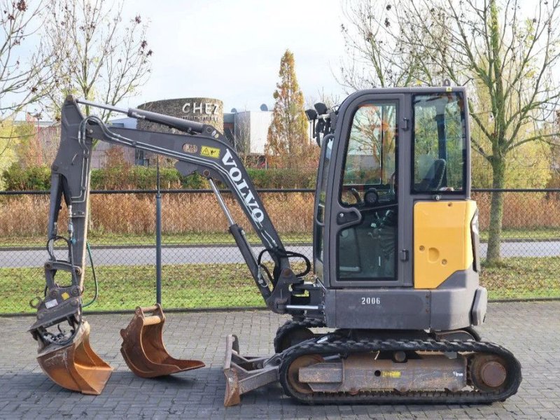 Kettenbagger za tip Volvo ECR25 TILT BUCKET 2X BUCKET QUICK COUPLER, Gebrauchtmaschine u Marknesse