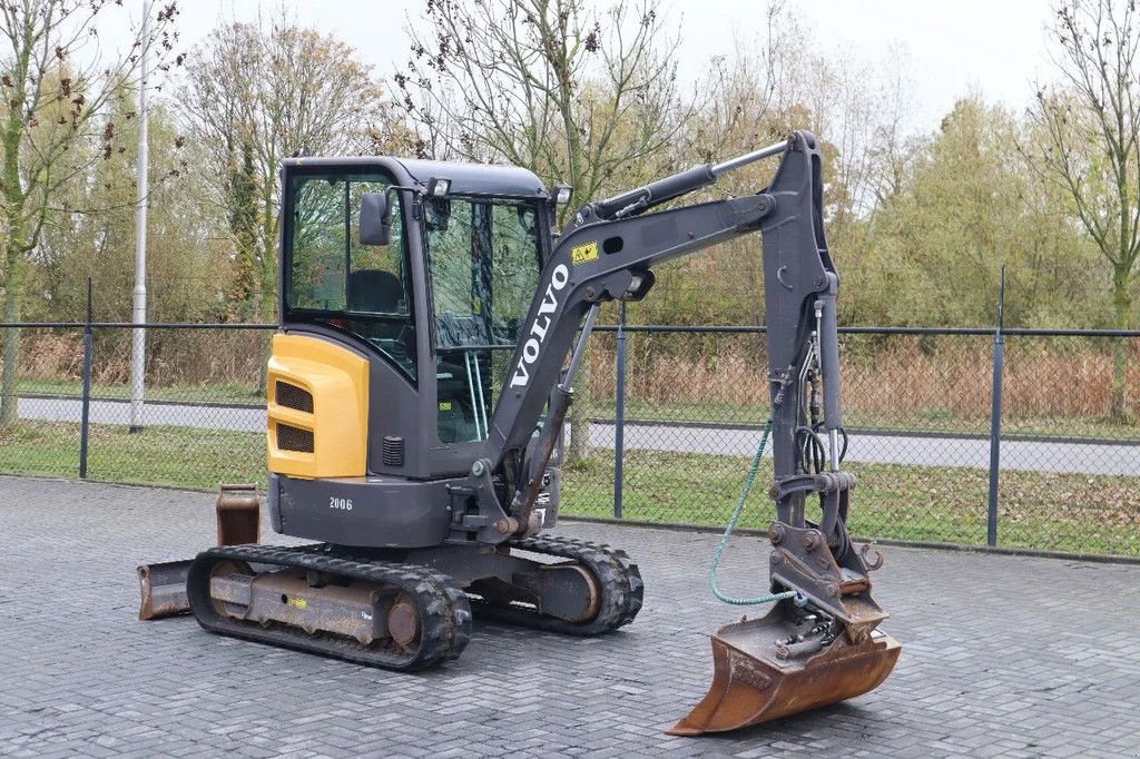 Kettenbagger du type Volvo ECR25 TILT BUCKET 2X BUCKET QUICK COUPLER, Gebrauchtmaschine en Marknesse (Photo 5)